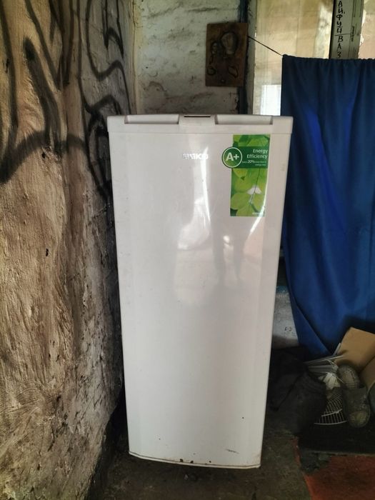 Продам морозильную камеру