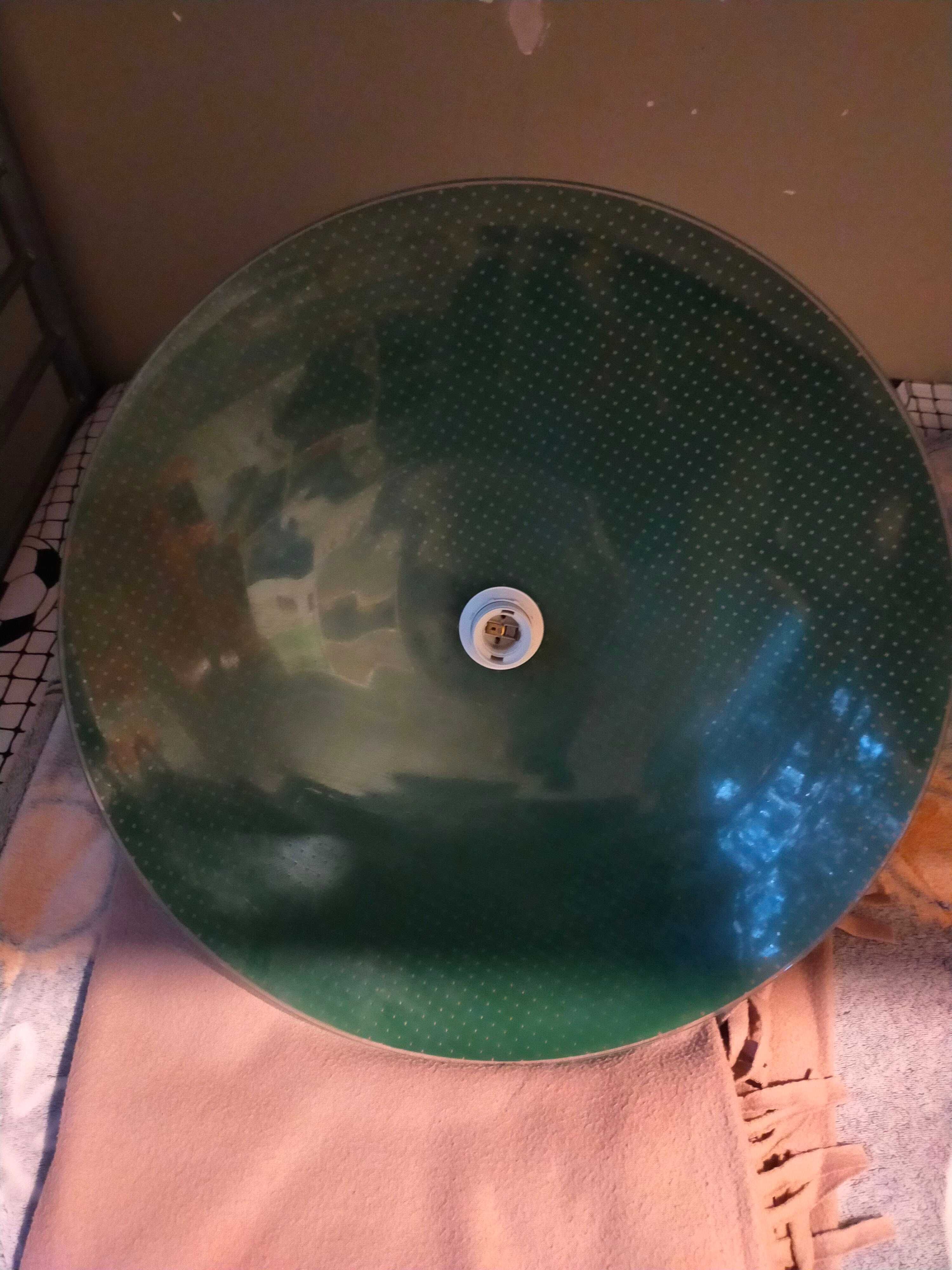 lampa wisząca z zielonym kloszem