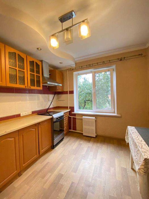 41401 Затишна 2-кімнатна квартира у спокійному районі міста!