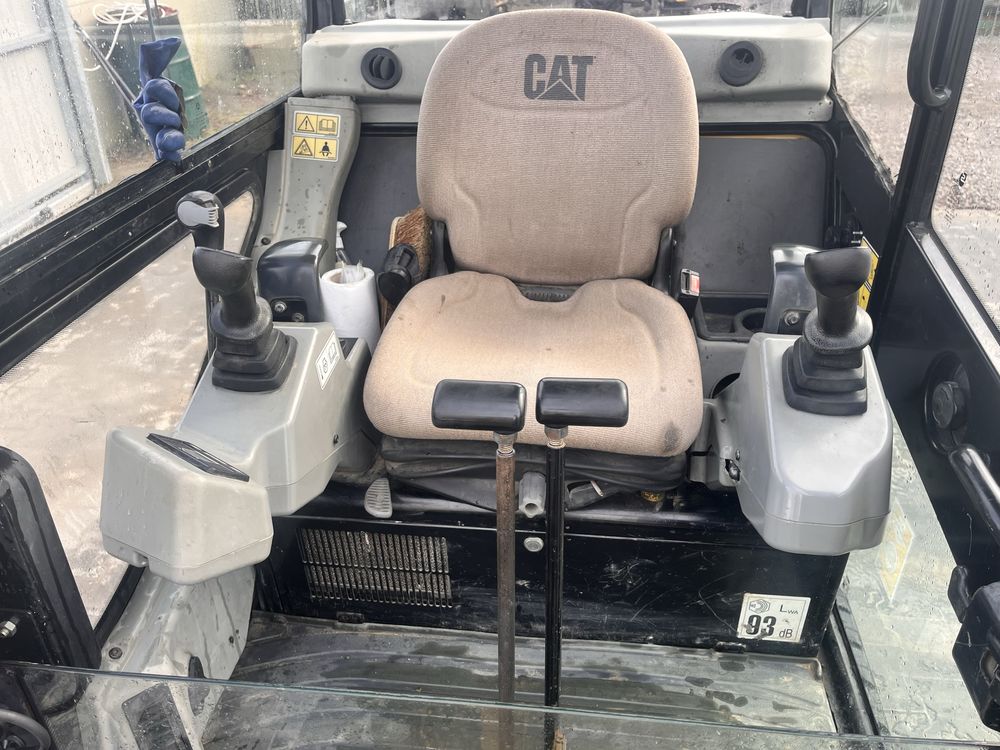 Minikoparka Cat 301.8C