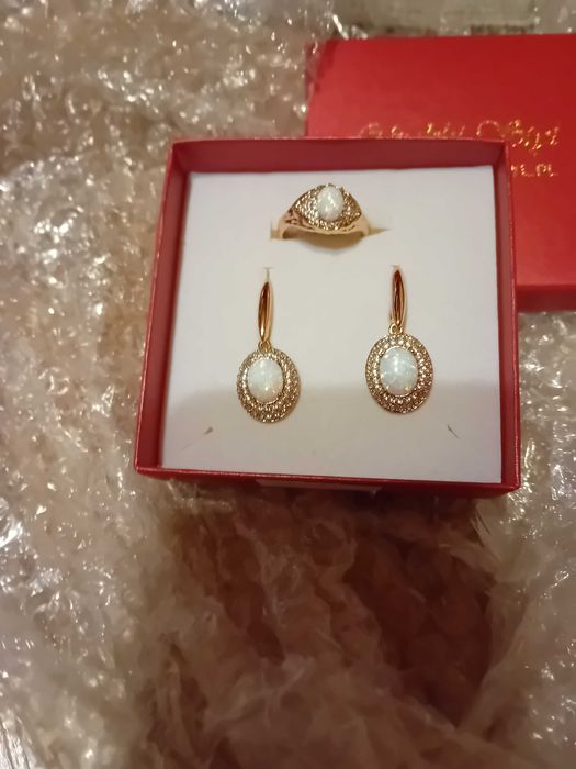 Komplet biżuterii damskiej kolczyki i pierścionek pozłacany z opalem