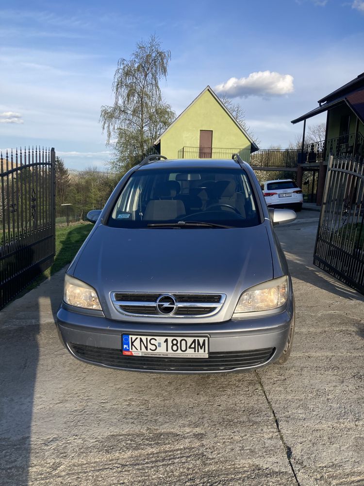 Opel Zafira 1.6, 2005, 7-osobowy, klima, bez rdzy, alufelgi, bluetooth