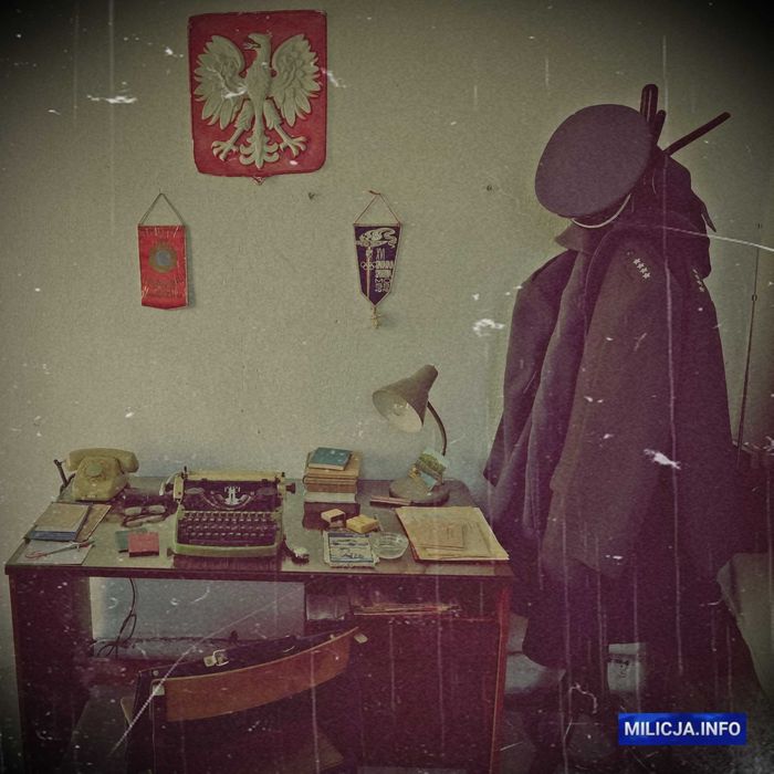 Wypożyczalnia mundurów i grupa rekonstrukcyjna Milicja ZOMO Policja