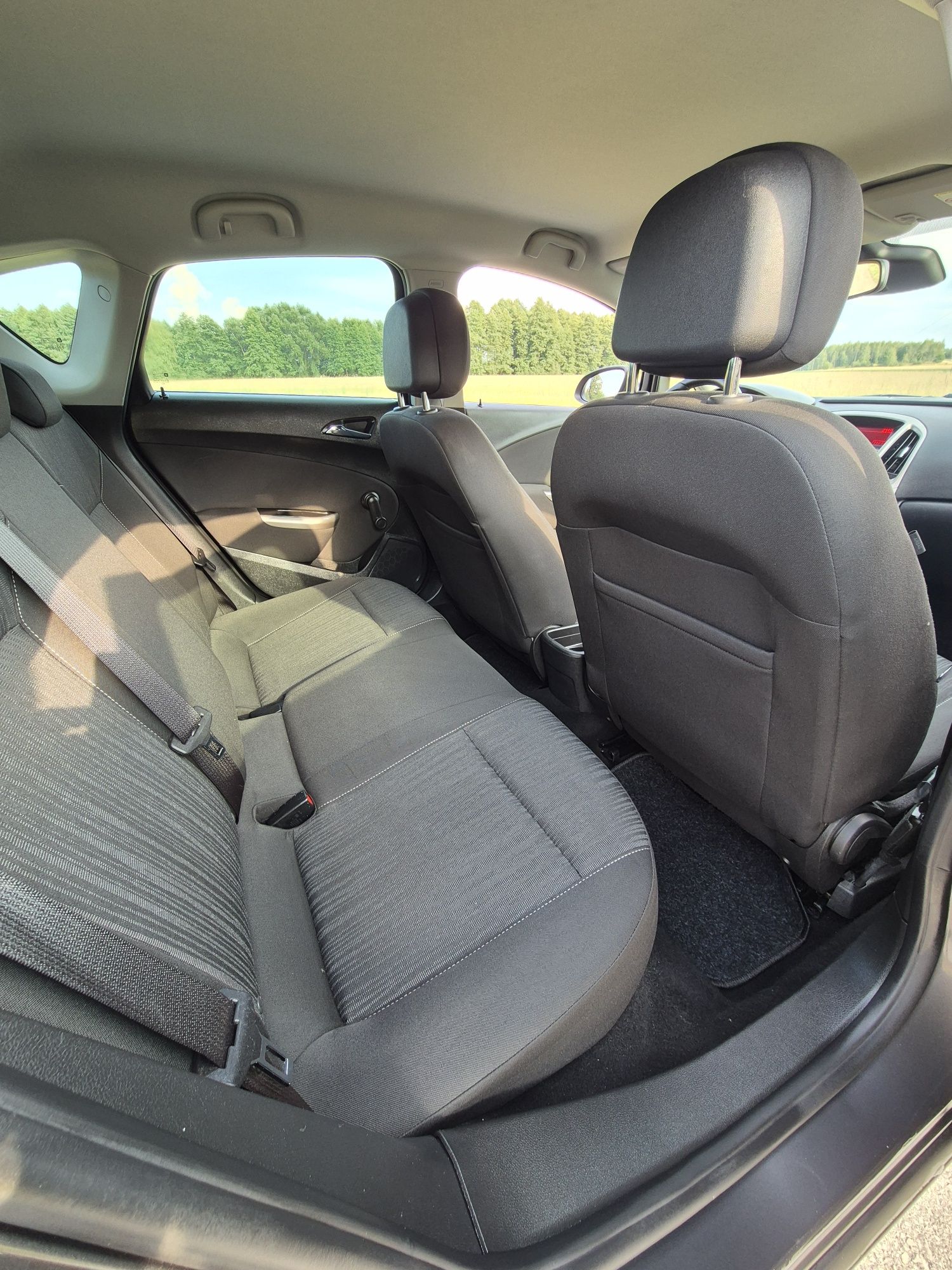 Opel Astra J 1.4 T Turbo 140KM 2012r Hatchback z Niemiec
