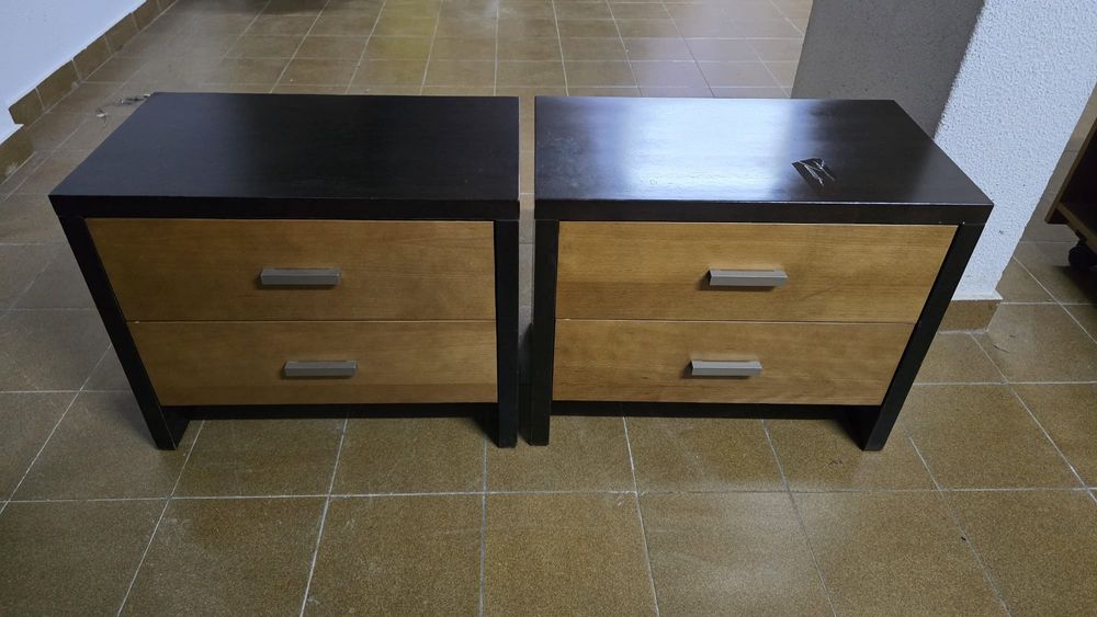 Cama casal, mesas cabeceiras e cómoda