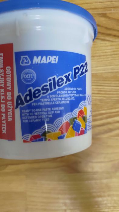 Adesilex P 22 emulsyjny klej do płytek