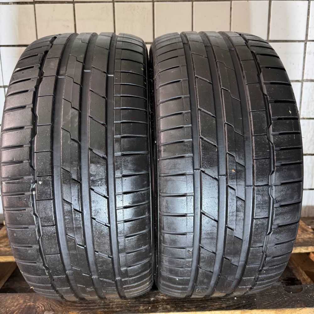 255/40/18 - Hankook