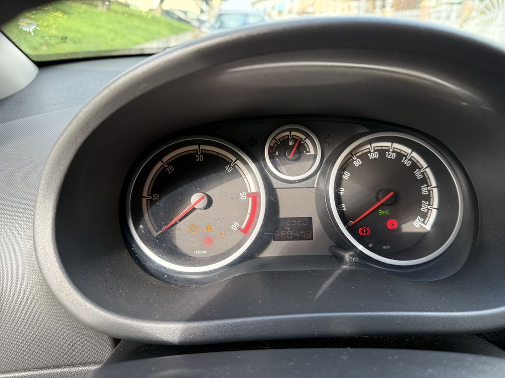 Vendo corsa 2010