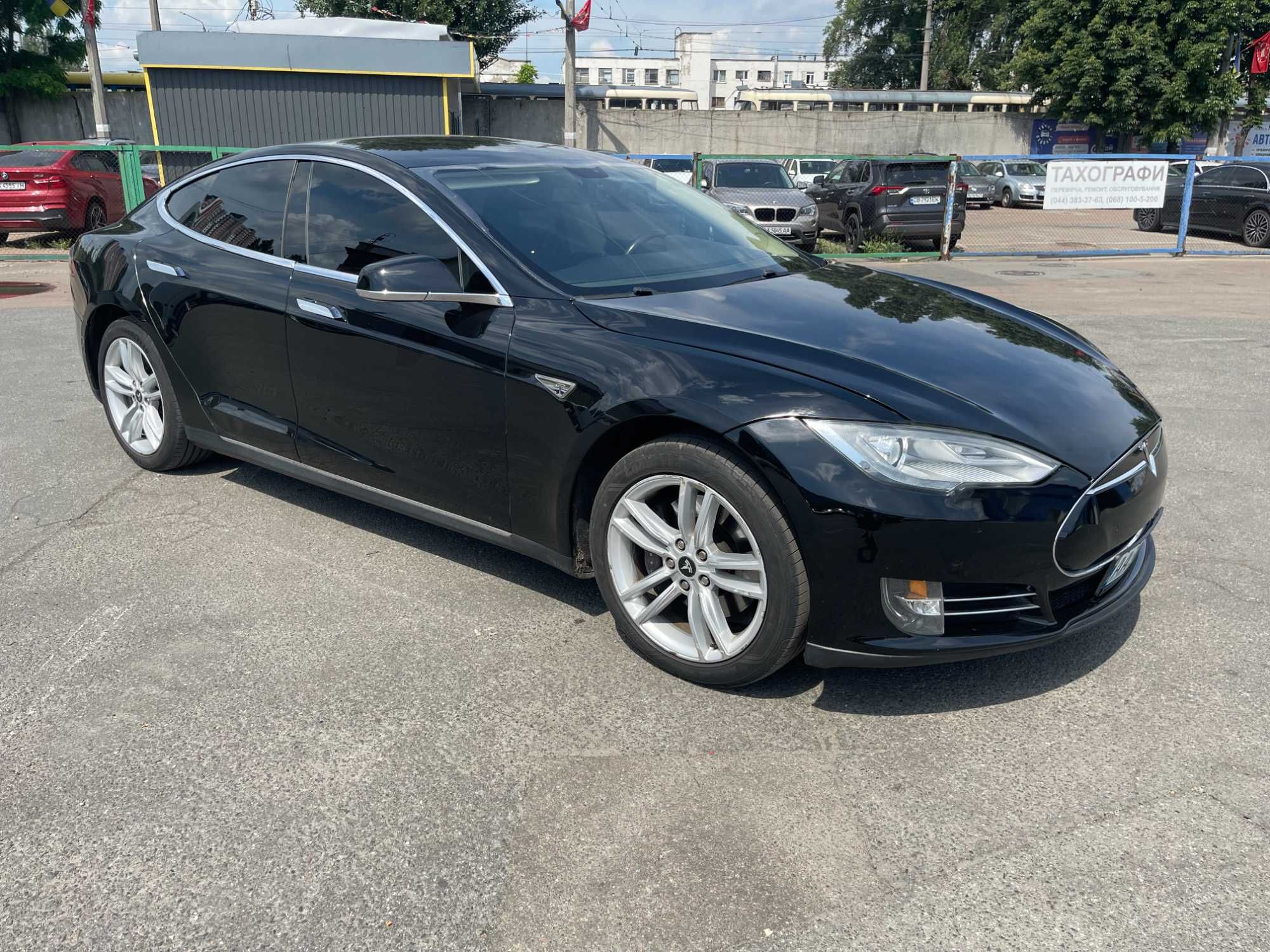 Продам Tesla S 2014 рік