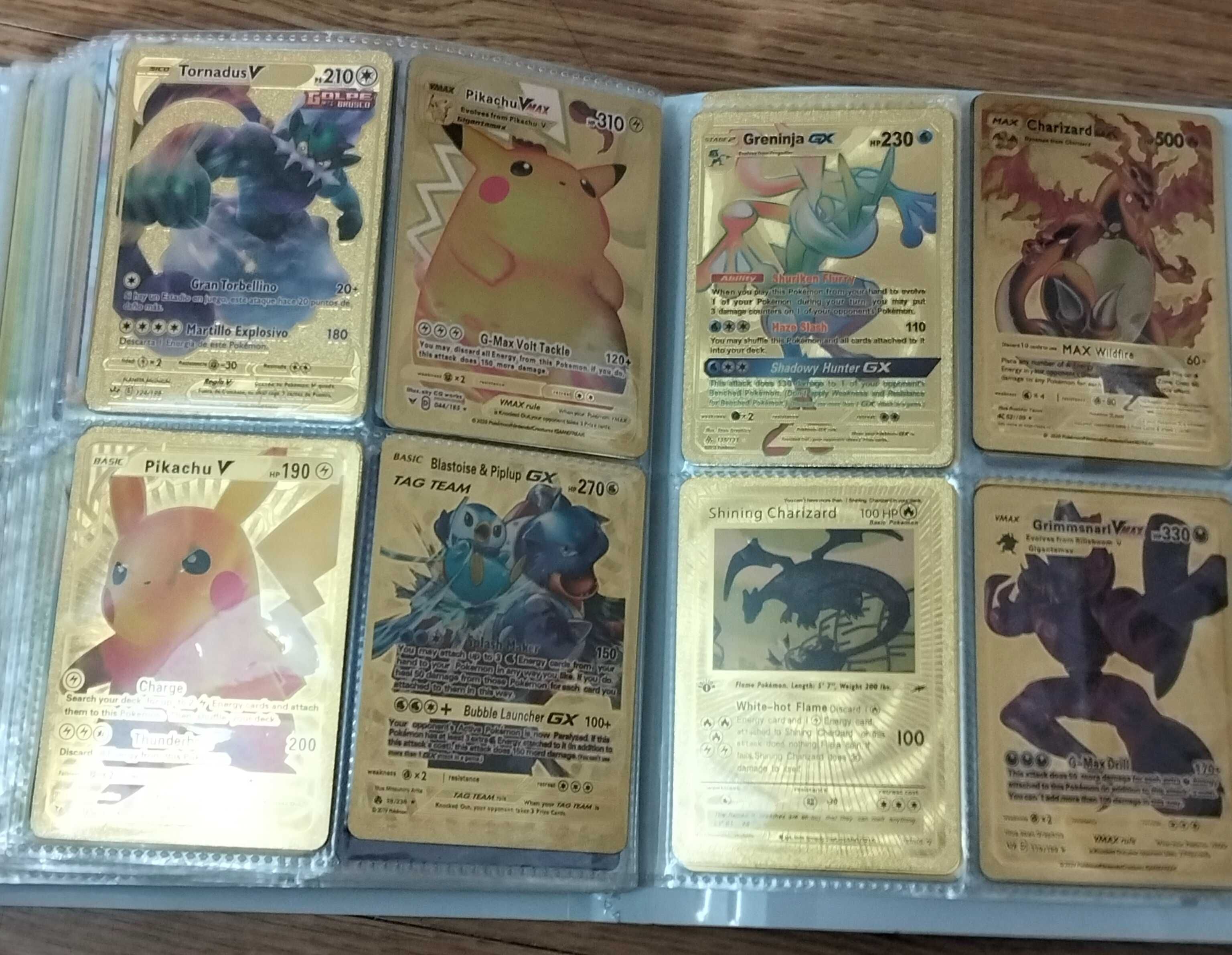 32 cartas de Pokémon douradas
