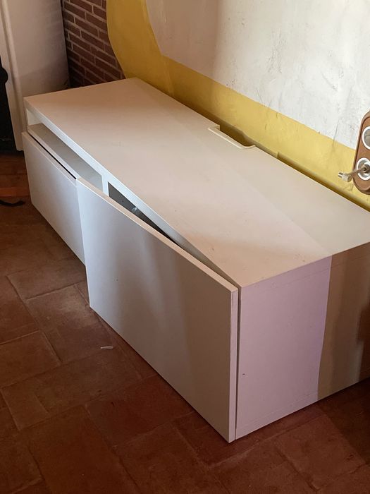 Móvel baixo com gaveta e porta