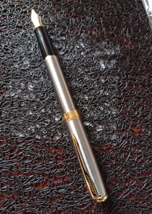 Чернильная ручка Паркер Sonnet Stainless steel GT