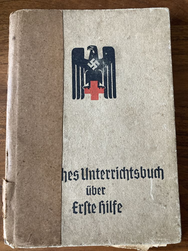 Amtliches Unterrichtsbuch über Erste Hilfe