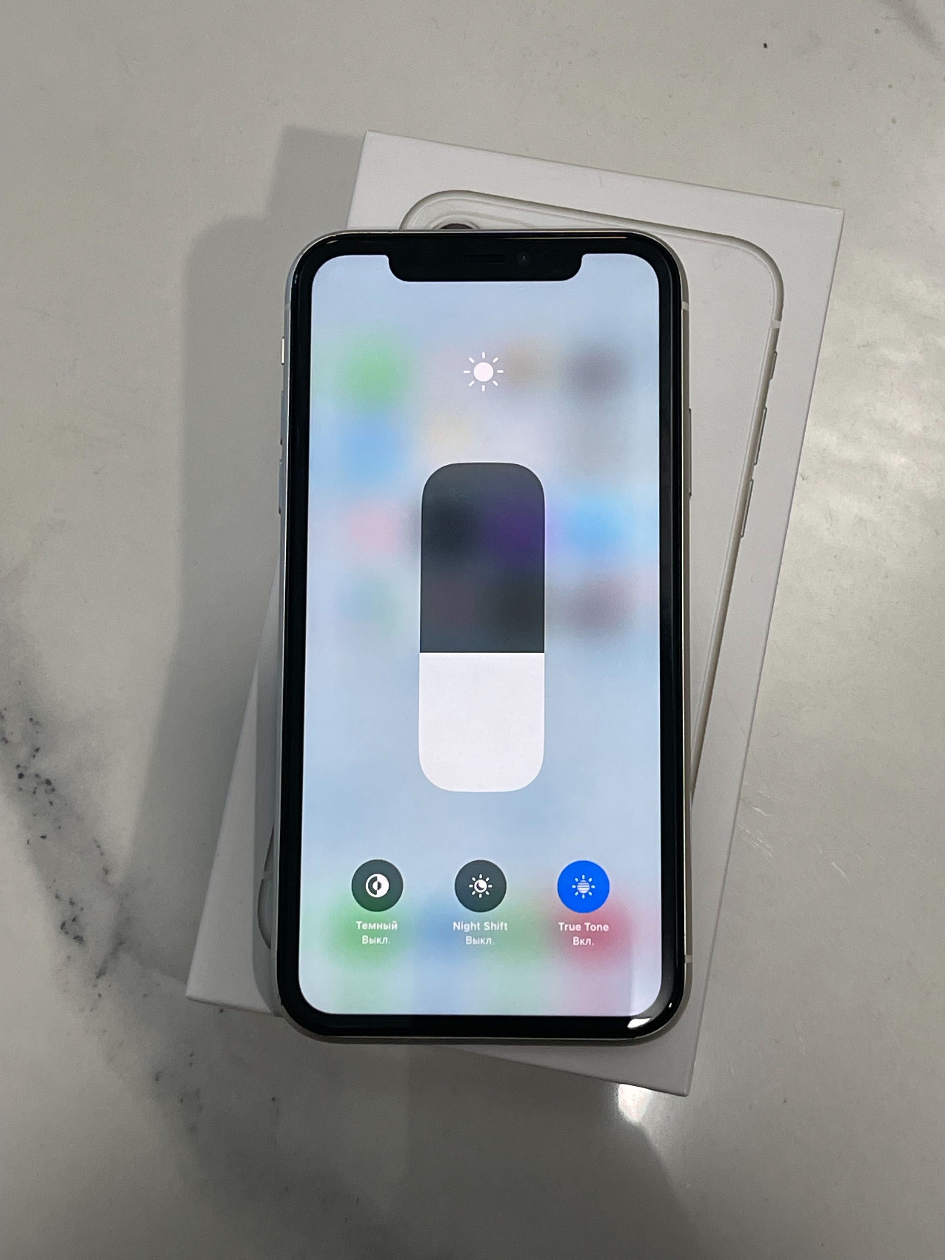 IPhone 11 128 GB never lock