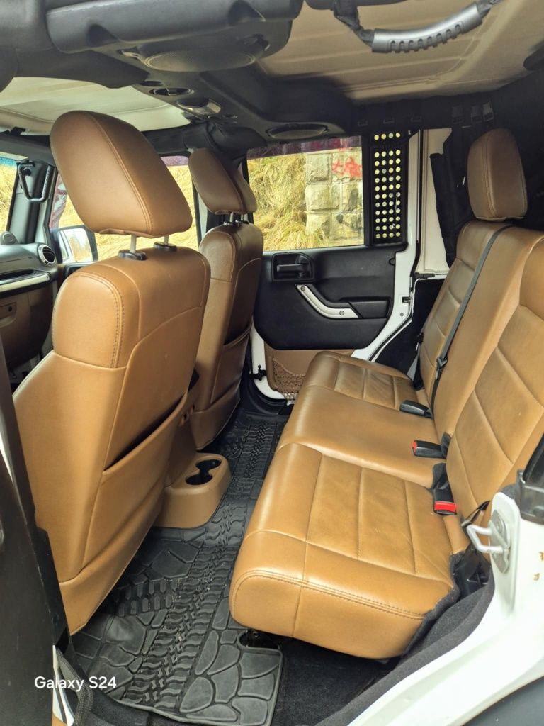 Jeep Wrangler Rubicon  (3.6/V6, LPG)
