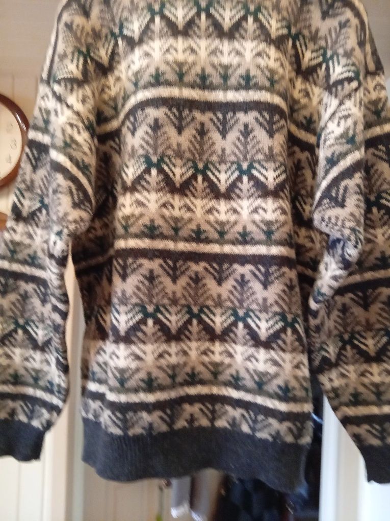 Sweter 100 % wełny