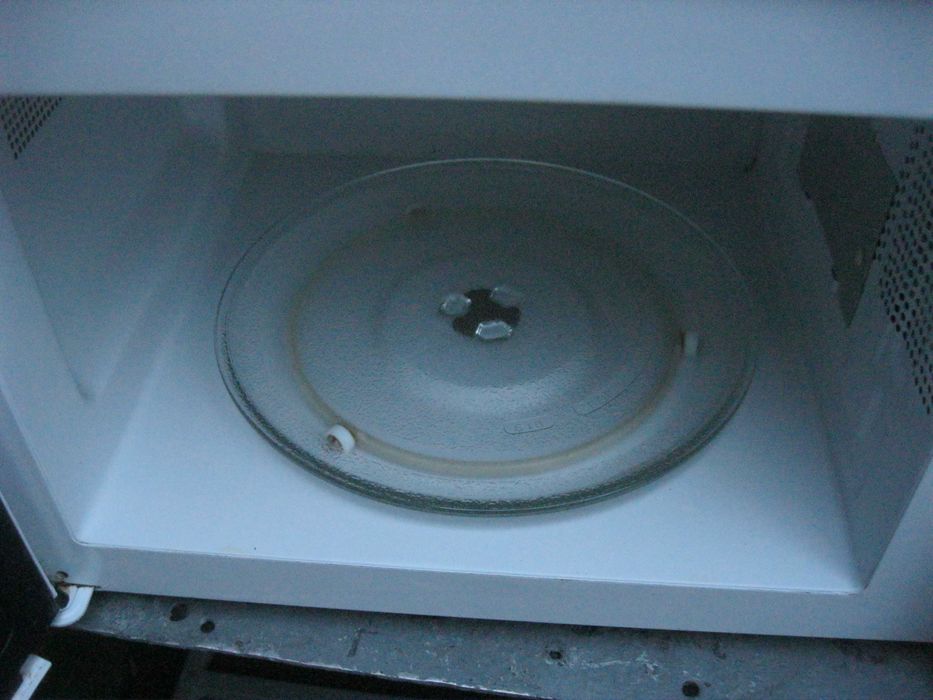 Продам микроволновку Electrolux