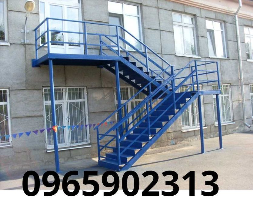 Зовнішні/вуличні вхідні сходи