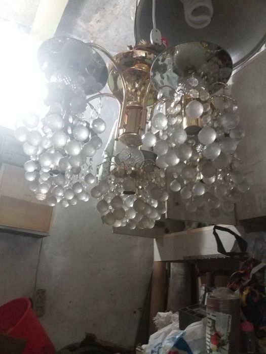 Продам люстру б/у