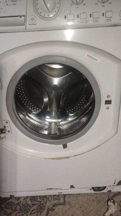Продам Б/У стиральную машинку