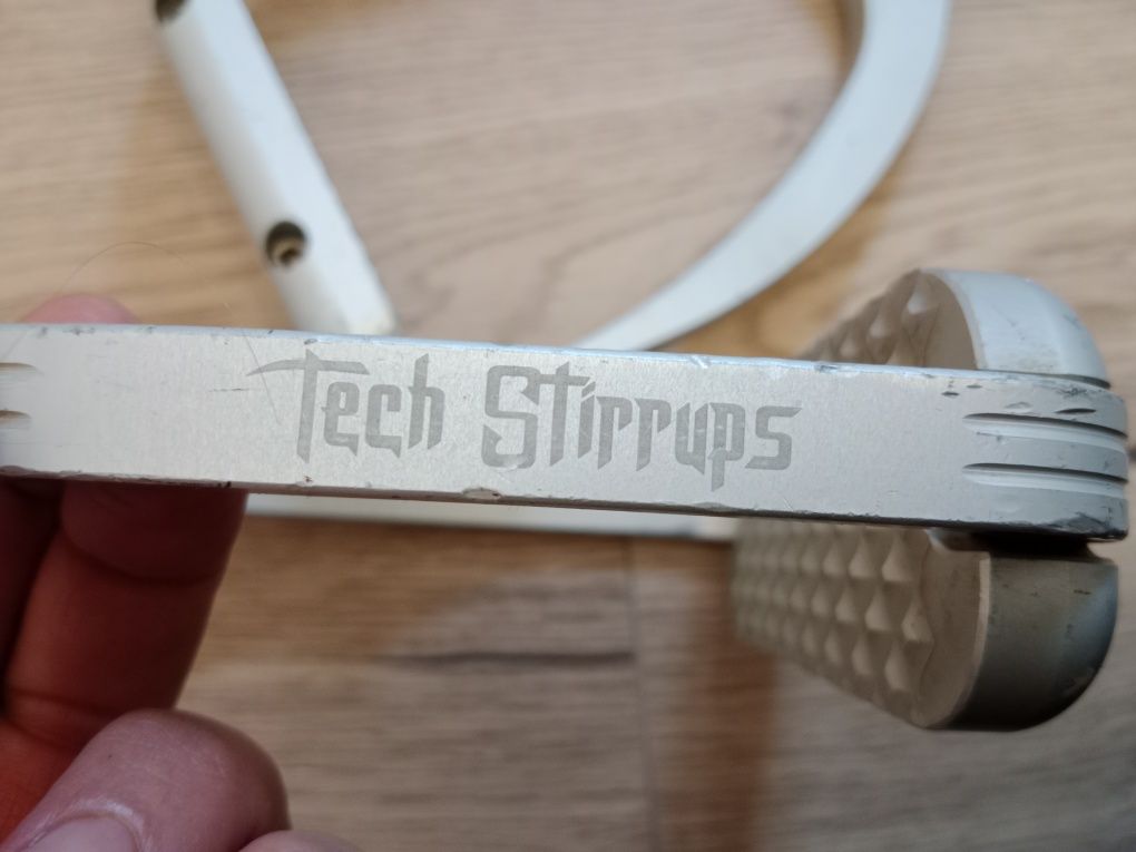 Strzemiona Tech Stirrups