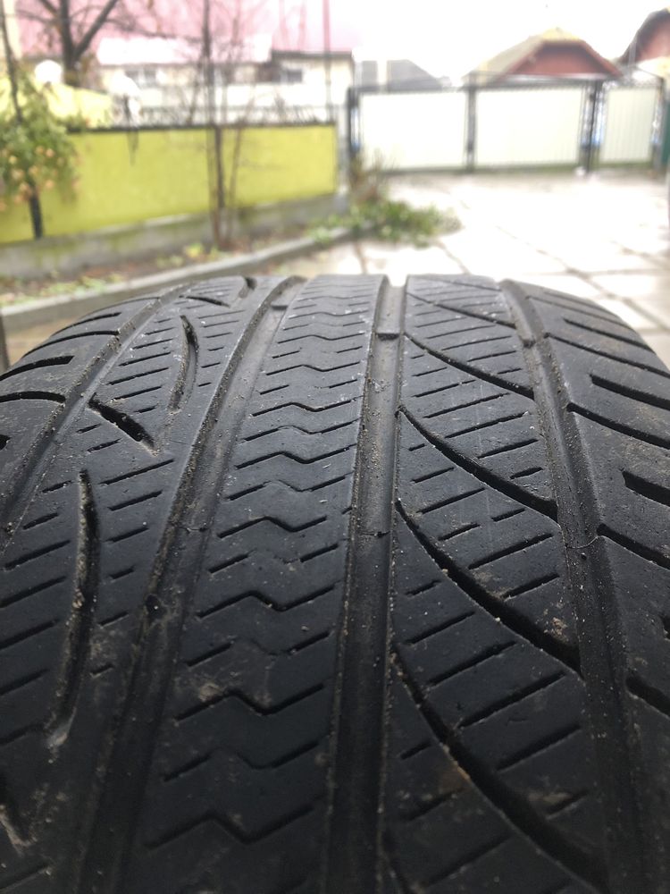 Продам резину 235/60 r18 Achilles