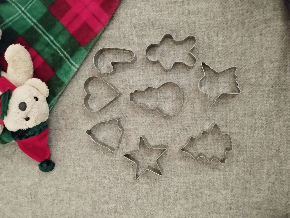 Nowe szare metalowe foremki do ciastek świąteczne pierniki