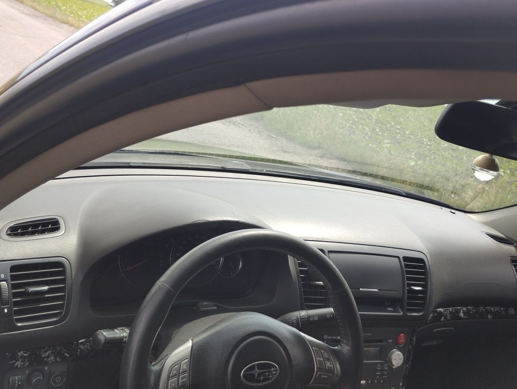 Продам Subaru legacy 2,0