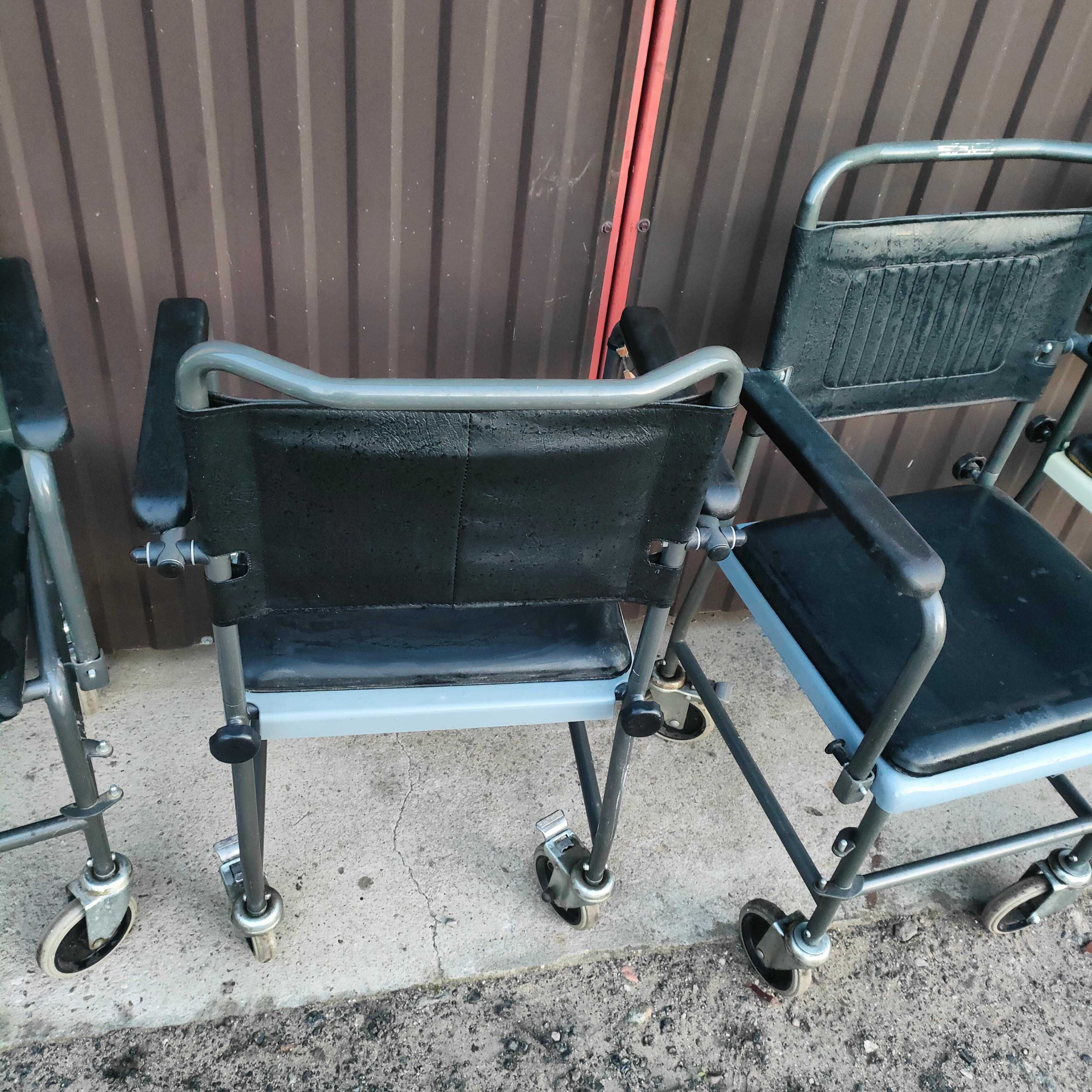 Wózek inwalidzki toaletowy