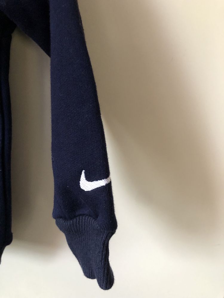 Bluza dresowa dziecięca  Nike granat , z kapturem bawełna , ocieplana