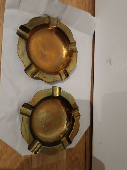 Popielniczki mosiężne