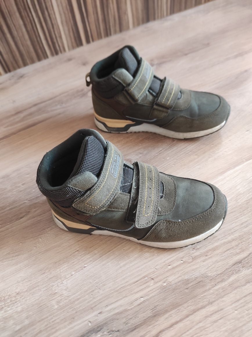 Buty chłopięce przejściowe r. 35