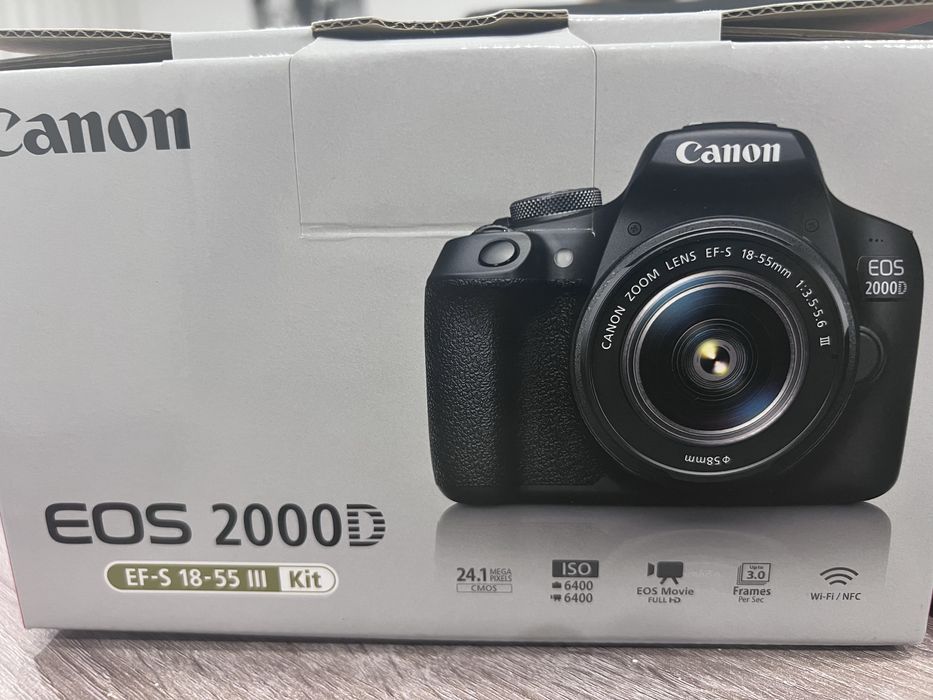 Maquina fotografica Canon EOS 2000D