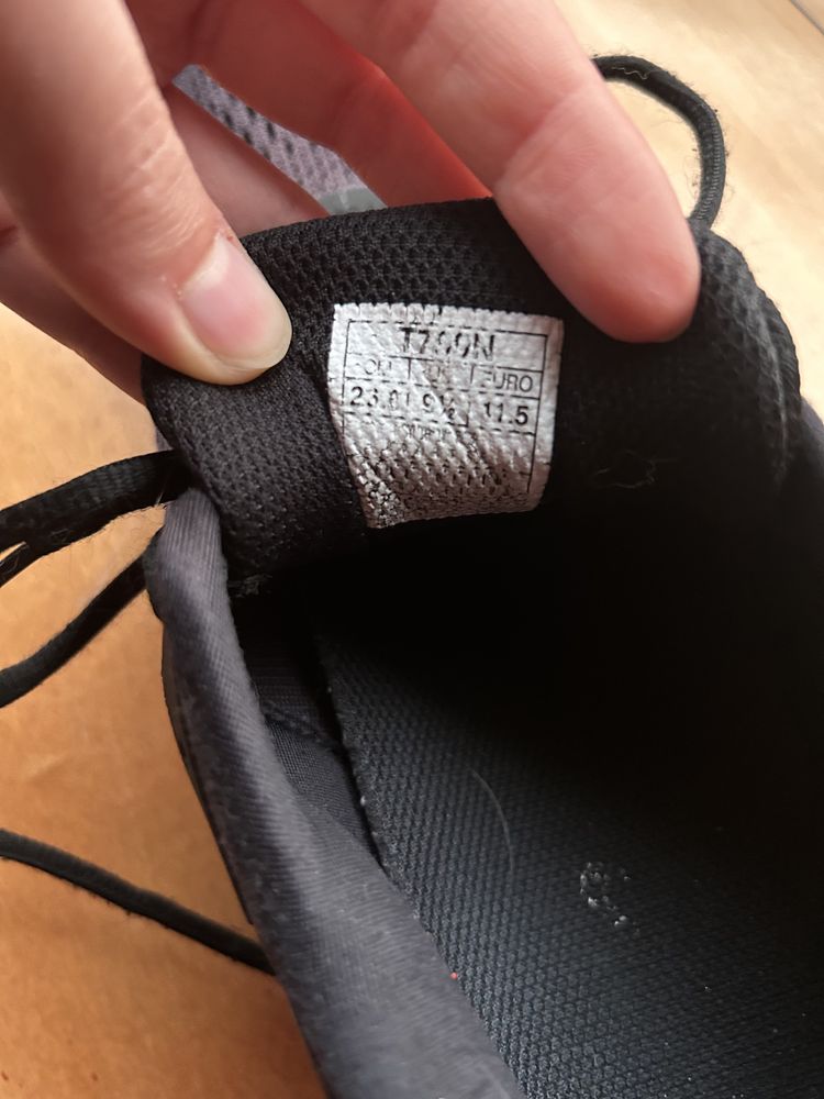 Sapatilhas pretas asics
