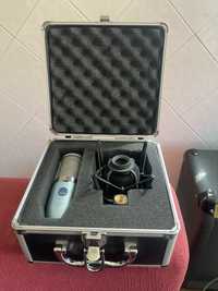 AKG Perception 420