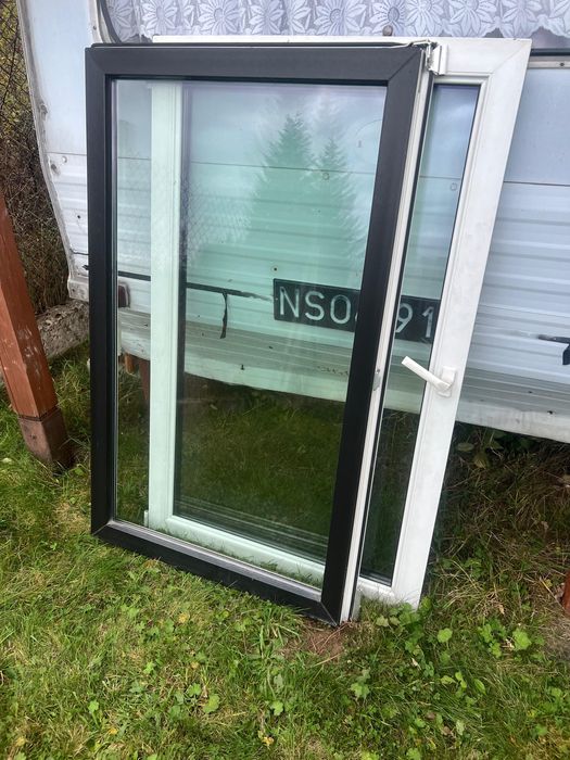 Okno dwuszybowe z demontażu, bez ramy