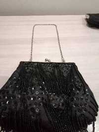 Elegancka torebka czarna z cyrkoniami i cekinami z łańcuszkiem