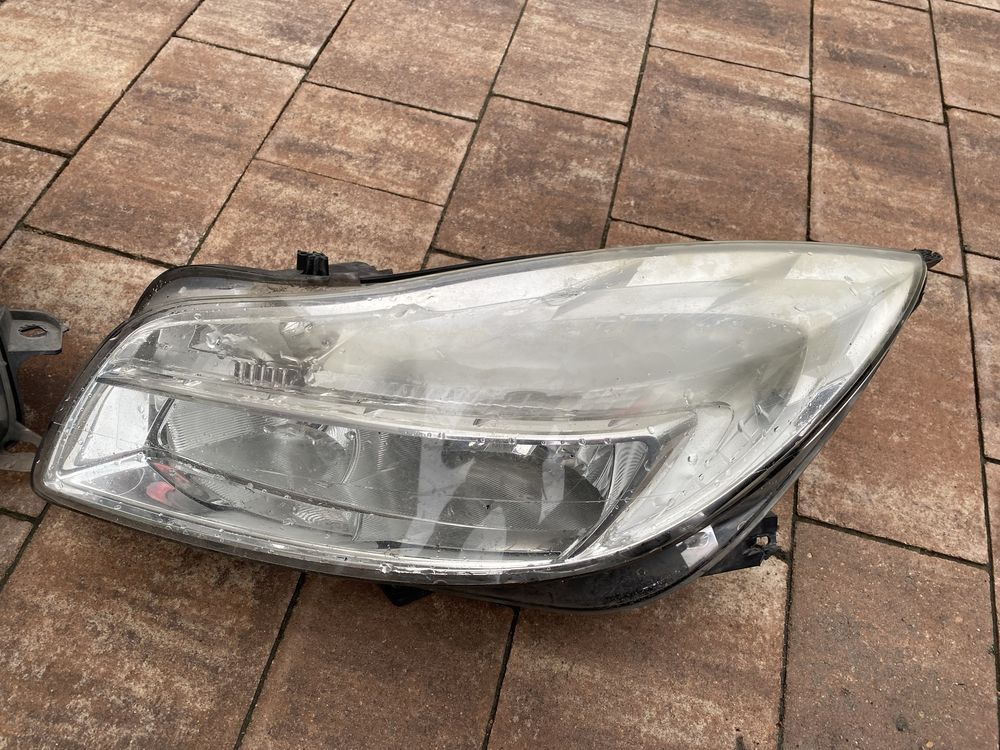 Reflektor opel Insignia dwie sztuki