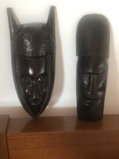 Esculturas artesanais africanas, madeira maciça pau preto, dos anos 60