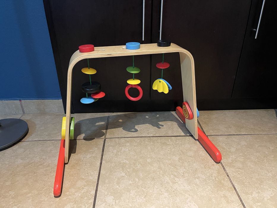 Ginasio para bebe IKEA