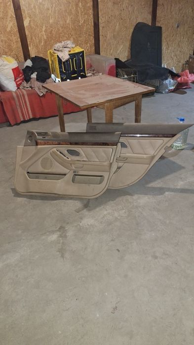 Продам задний кожаный диван на BMW E39 + 4 дверные карты кремовая кожа