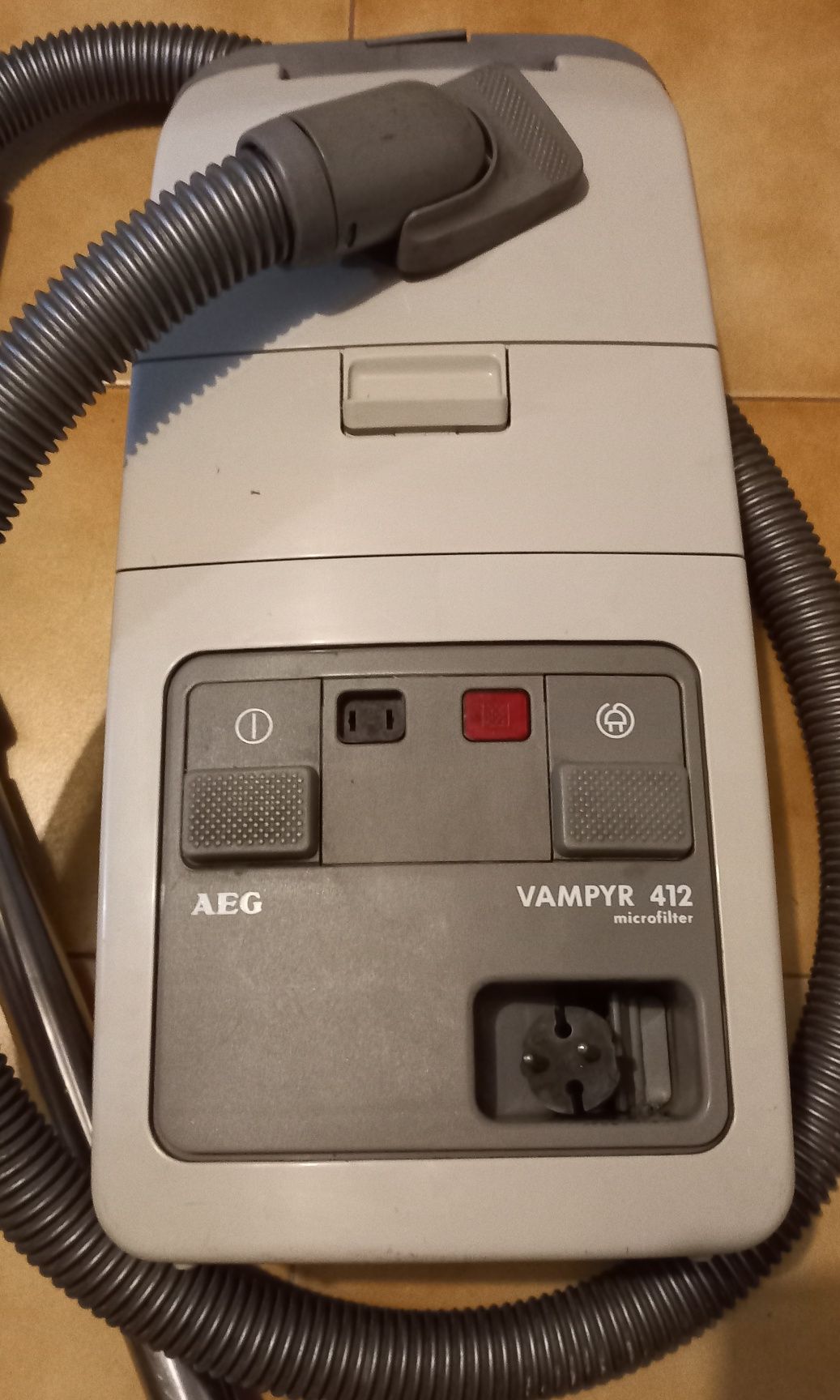 Aspirador AEG com boa aspiração
