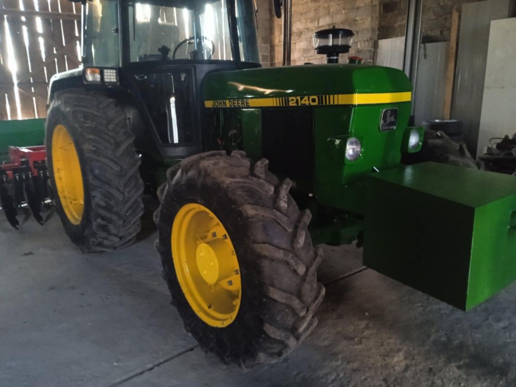 Ciągnik John Deere 2140