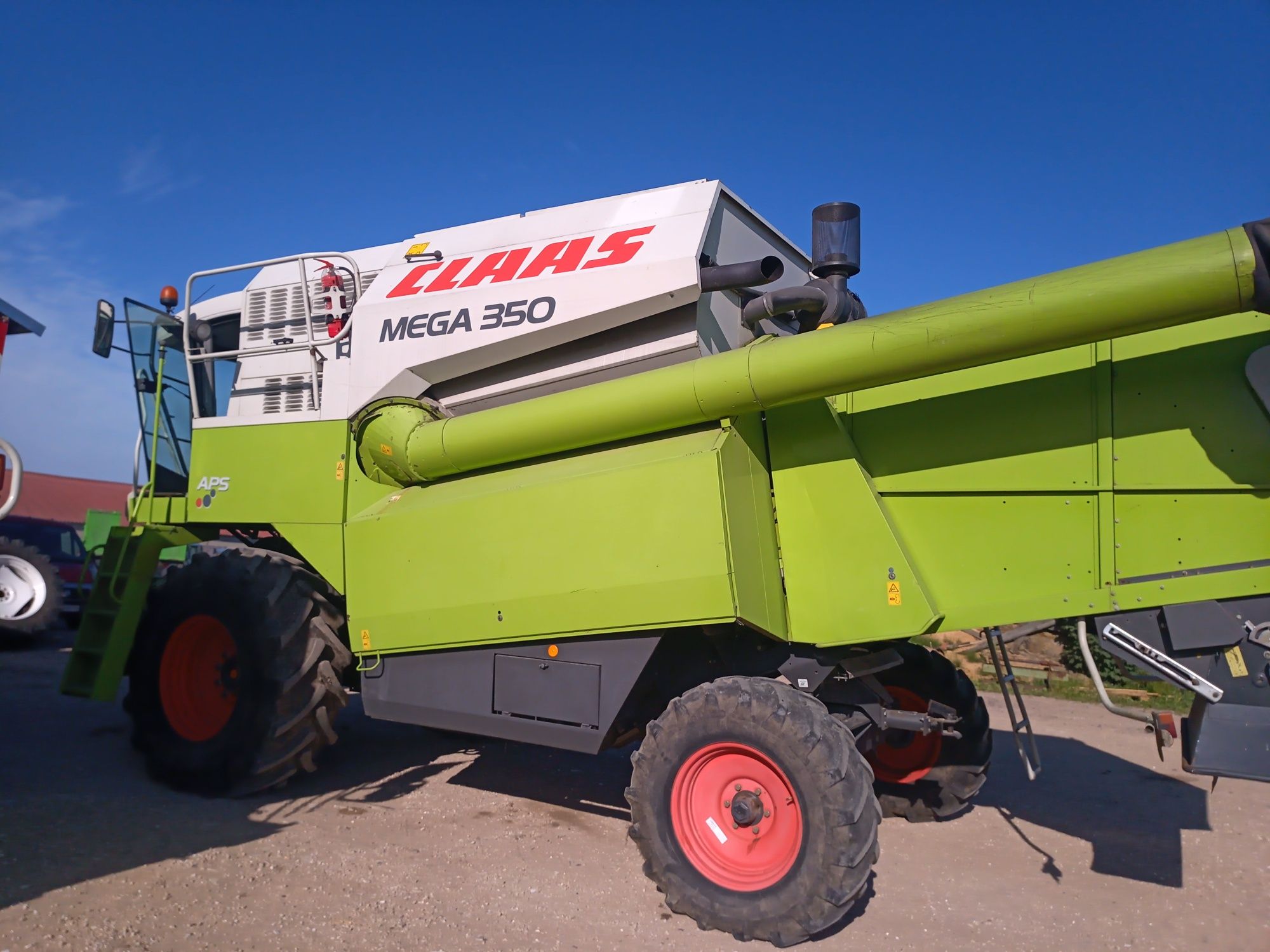 Claas mega 350 lexion 360