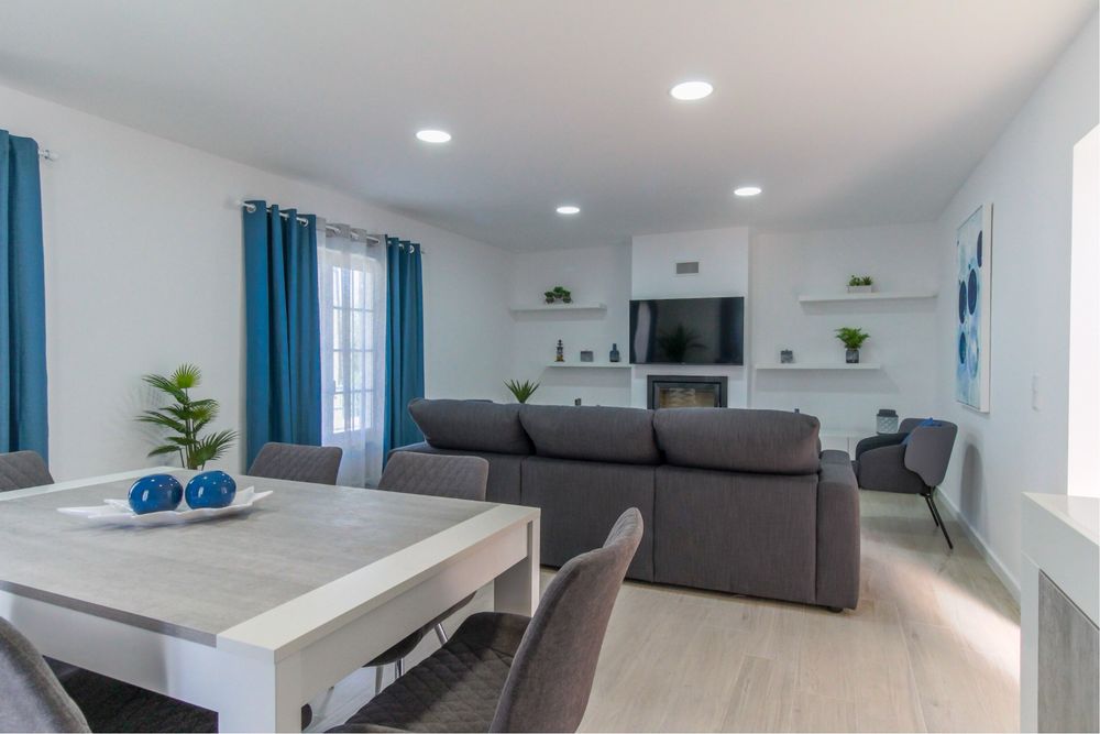 Moradia V3 nova isolada com piscina