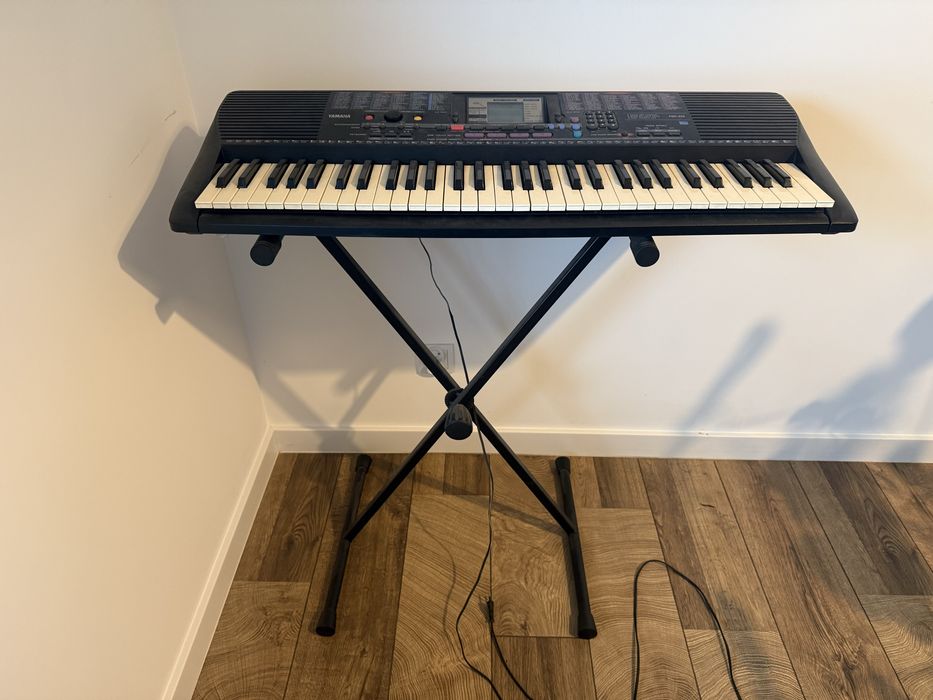Keyboard Yamaha PSR220