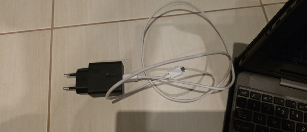 Asus t101HA odpinany dotykowy ekran 2w1 tablet netbook, jedyny wind 11