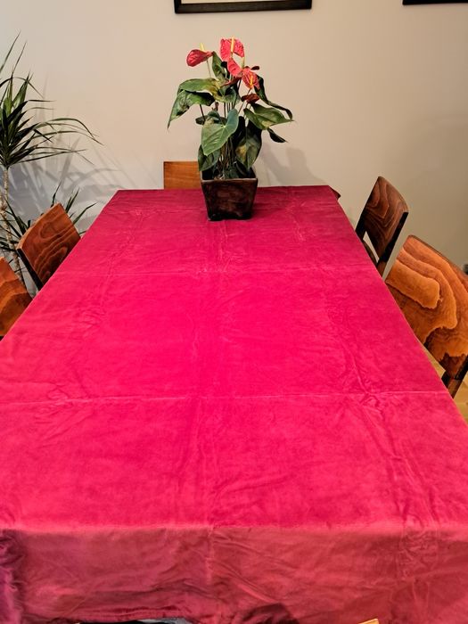 Obrus aksamit czerwony