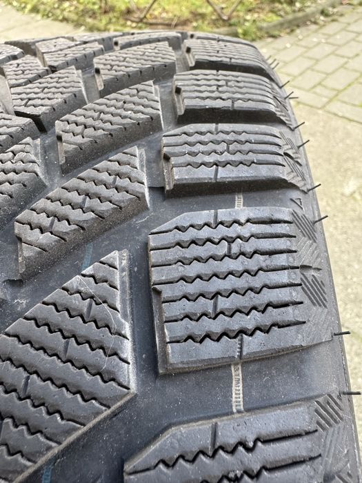 Opony zimowe 225/45r17 bieżnik 8.2mm