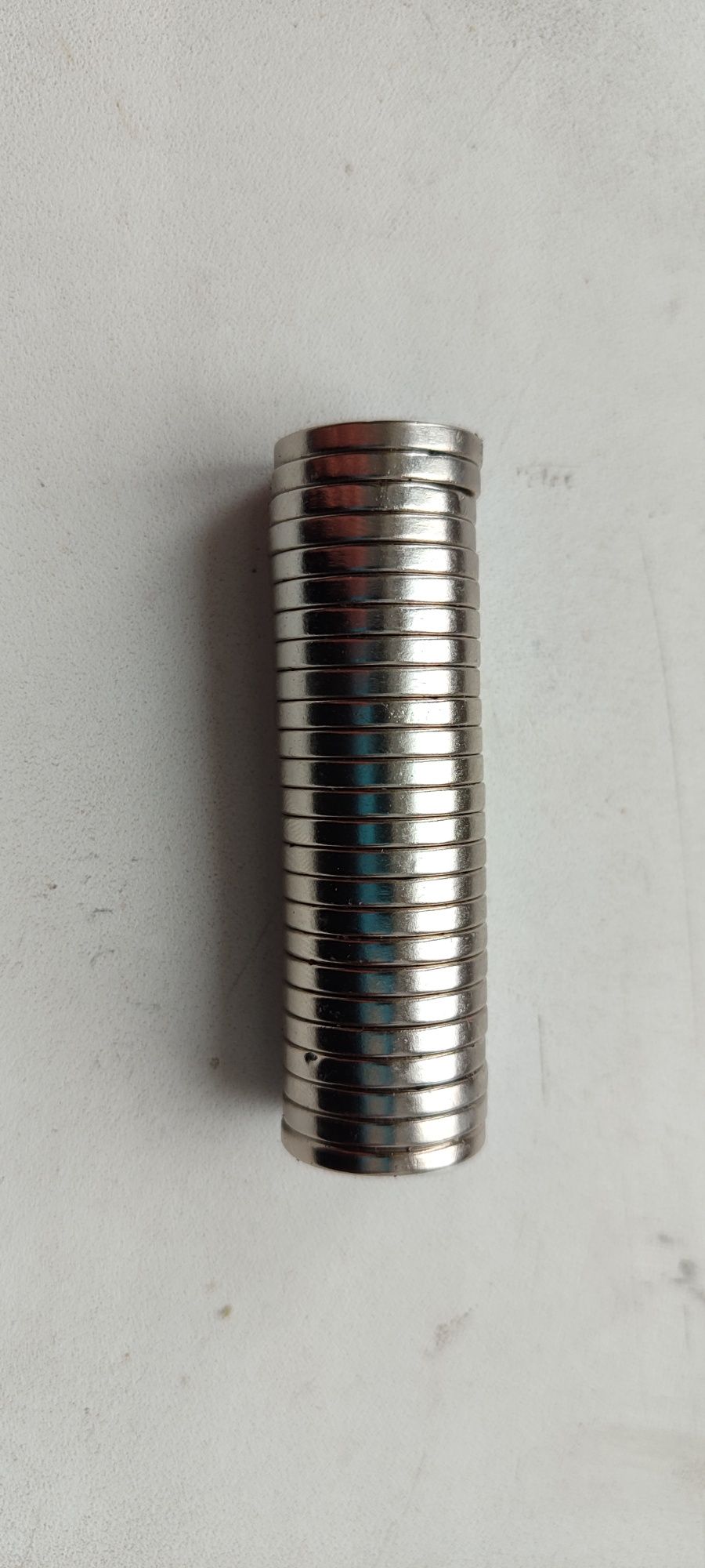 Неодимовый магнит с зенковкой D20 х h3 мм, диск (сила ~ 3 кг)